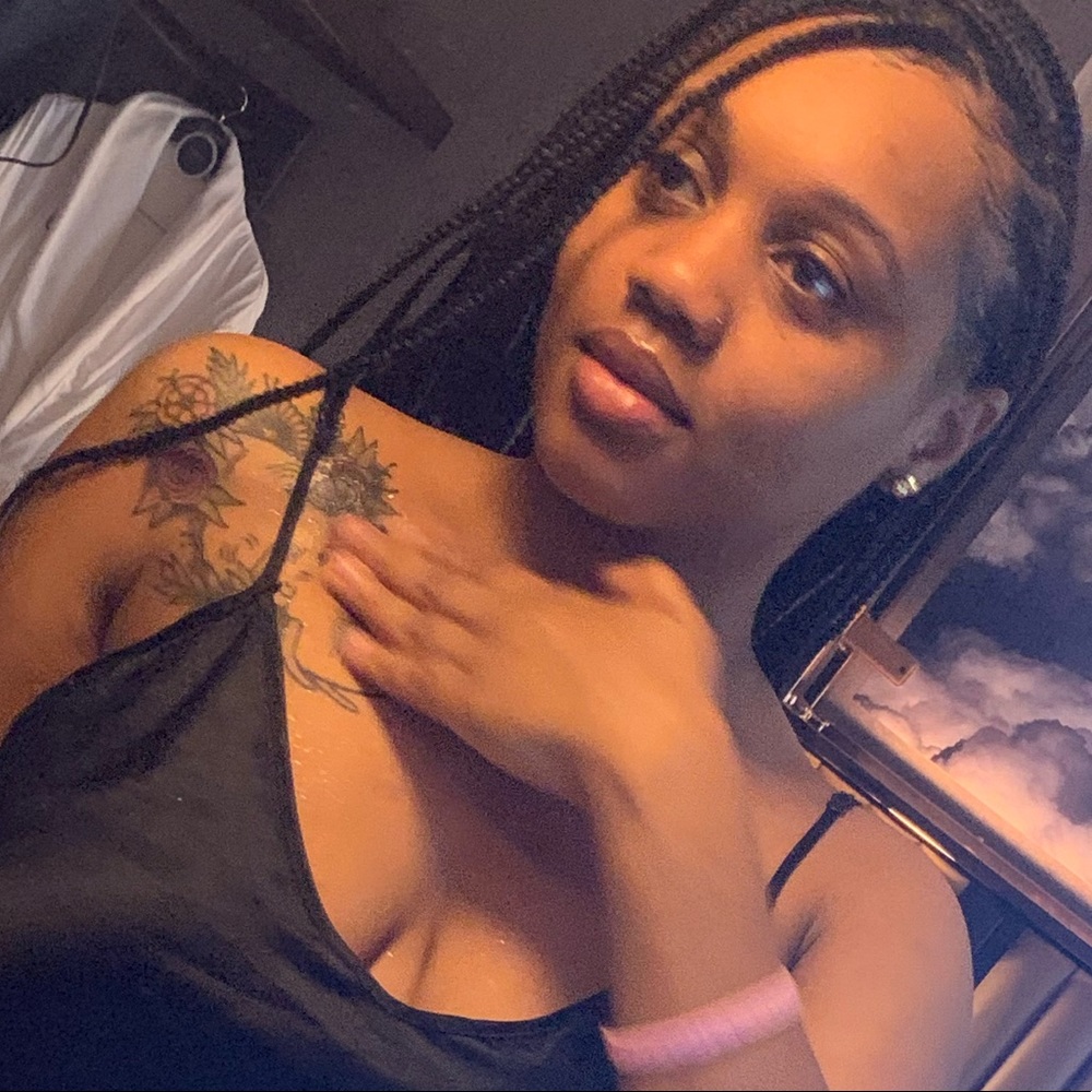 Meet your Posher, Lucax